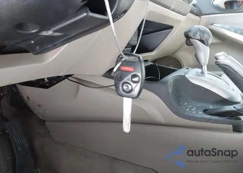 2009 Honda Civic Hybrid from USA, damaged, VIN JHMFA36289S018585